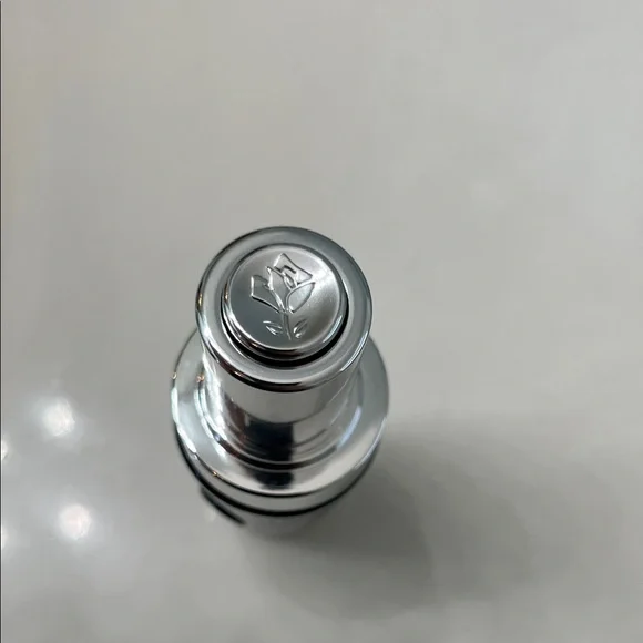 Lancome Génifique Ultimate Serum - Black and Silver Bottle - Picture 4 of 4